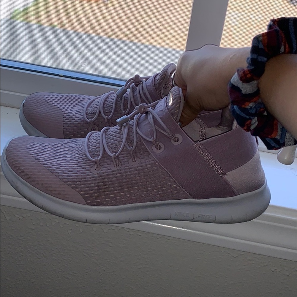 SUPER CUTE LILAC NIKE RUNNING SHOES
